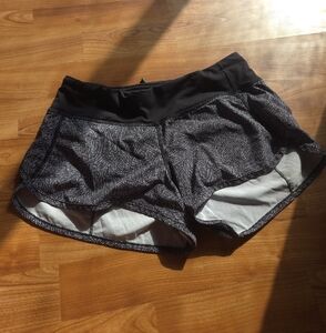 Lululemon Speed Short (2 1/2")